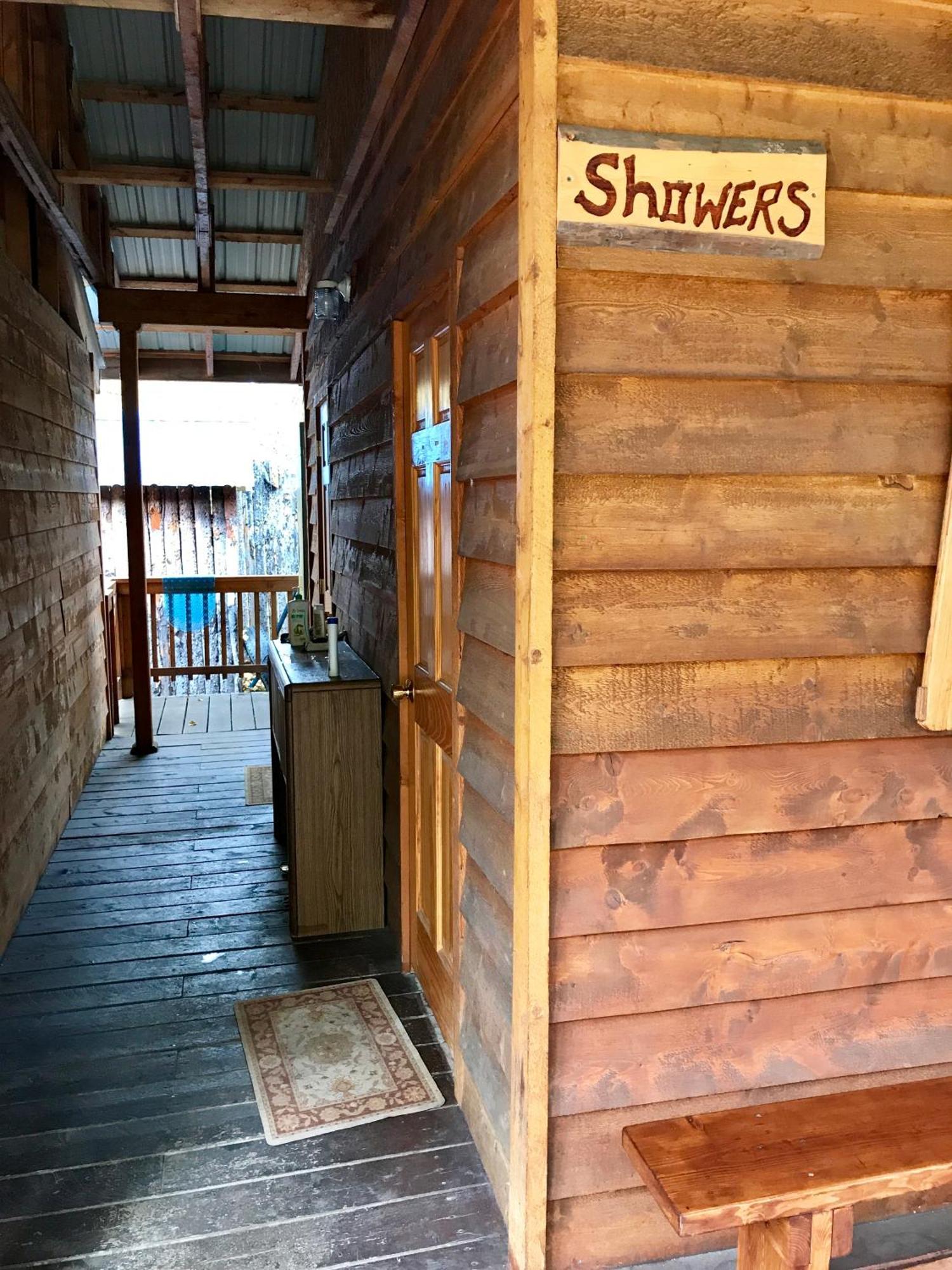 פיירבנקס Sven'S Basecamp Hostel מראה חיצוני תמונה